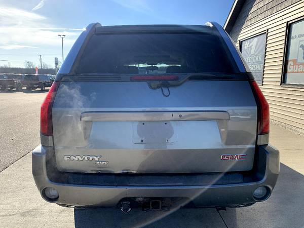 2005 GMC Envoy XUV 4dr 4WD SLT - cars & trucks - by dealer - vehicle... for sale in Chesaning, MI – photo 4