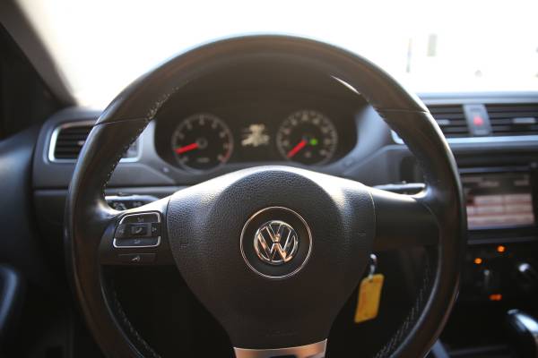 2012 Volkswagen Jetta SE - - by dealer - vehicle for sale in West Palm Beach, FL – photo 17