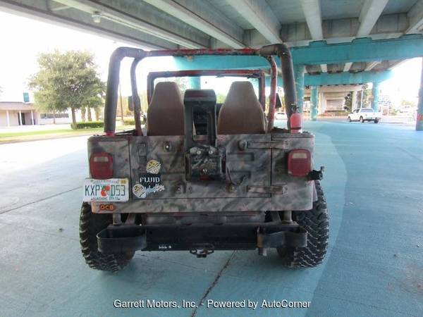 1995 Jeep Wrangler manual trans lifted near new tires low mi for sale in New Smyrna Beach, FL – photo 4