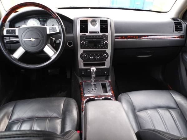 2008 Chrysler 300m (HEMI) Cheap!! for sale in Temple Hills, District Of Columbia – photo 5