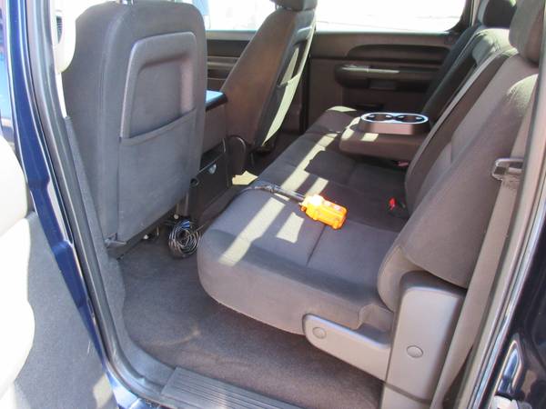 2010 GMC SIERRA 2500HD SLT DIESEL 4X4 CREW CAB HAY BED - cars & for sale in Amarillo, TX – photo 4