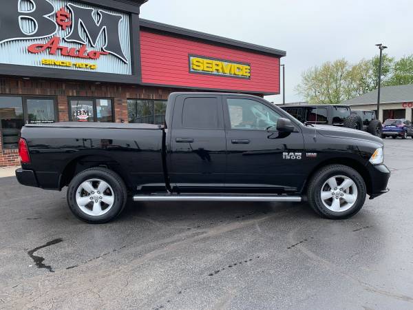 2015 RAM 1500 Express Quad Cab 4WD - Blk/Blk - Only 43k miles! for sale in Oak Forest, IL – photo 9