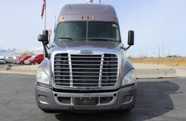 2! 2013 Freightliner Cascadia 125 Conventional Sleeper for sale in Ellensburg, WA – photo 6