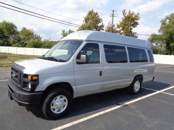 2008 FORD E-250 PASSENGER VAN! 1-OWNER, WHEEL CHAIR ACCESSIBLE!! for sale in PALMYRA, DE – photo 2