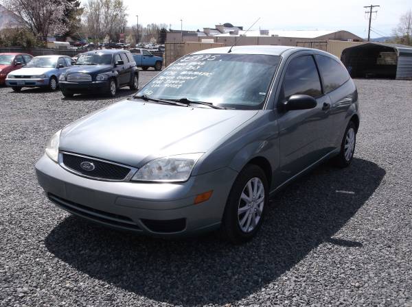 2005 FORD FOCUS ZX3 - - by dealer - vehicle automotive for sale in Klamath Falls, OR