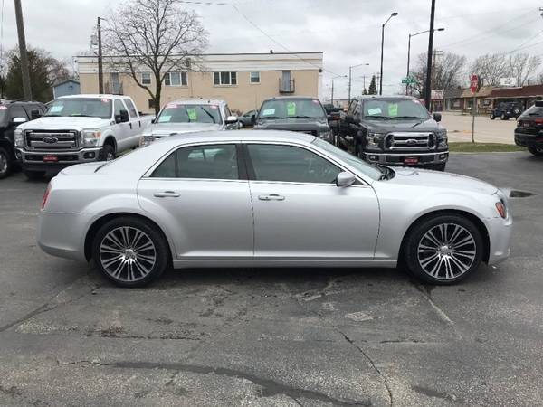 2012 Chrysler 300 S * 5.7L V8 Hemi * Heated Leather Seats * for sale in Green Bay, WI – photo 2