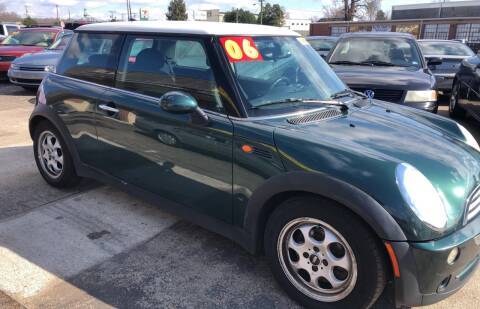 2006 MINI COOPER 1.6L HATCHBACK FIRST $1900 TAKES ALL for sale in Fredericksburg, District Of Columbia – photo 3