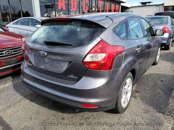 2014 *Ford* *Focus* *5dr Hatchback SE* Gray - cars & trucks - by... for sale in Woodbridge, District Of Columbia – photo 3