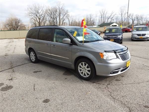 2014 Chrysler Town Country Touring - cars & trucks - by dealer -... for sale in Green Bay, WI – photo 5