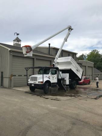2001 International 4700 Forestry Bucket Truck 60' WH for sale in Lexington, MA – photo 2