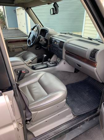 2001 Land Rover Discovery - cars & trucks - by owner - vehicle... for sale in Burnt Hills, NY – photo 2