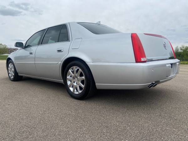 Cadillac DTS for sale in Middleton, WI – photo 4
