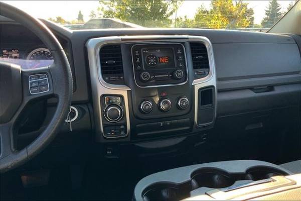 2017 Ram 1500 4x4 4WD Truck Dodge SLT Crew Cab 57 Box Crew Cab for sale in Bend, OR – photo 5