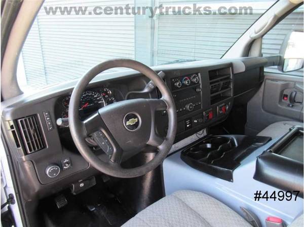 2014 Chevrolet 4500 Cube Van White Big Savings GREAT PRICE! - cars for sale in Grand Prairie, TX – photo 24
