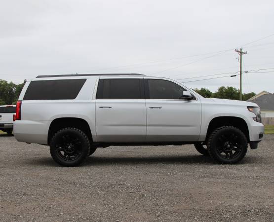 LIFTED🔥 RCX 2015 CHEVROLET SUBURBAN 4X4 LT2 ON 20X10 FUEL WHEELS 33s for sale in KERNERSVILLE, NC – photo 6