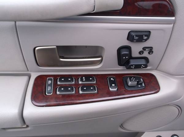 2005 LINCOLN TOWN CAR SIGNATURE LIMITED - - by dealer for sale in RED BUD, IL, MO – photo 13