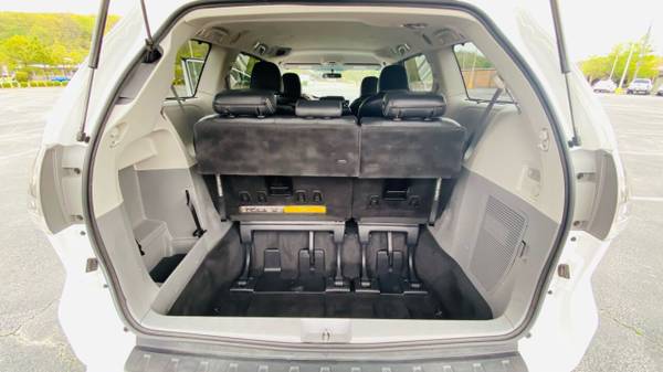 2011 Toyota Sienna SE 8 Passenger 4dr Mini Van van White - cars & for sale in Fayetteville, AR – photo 9