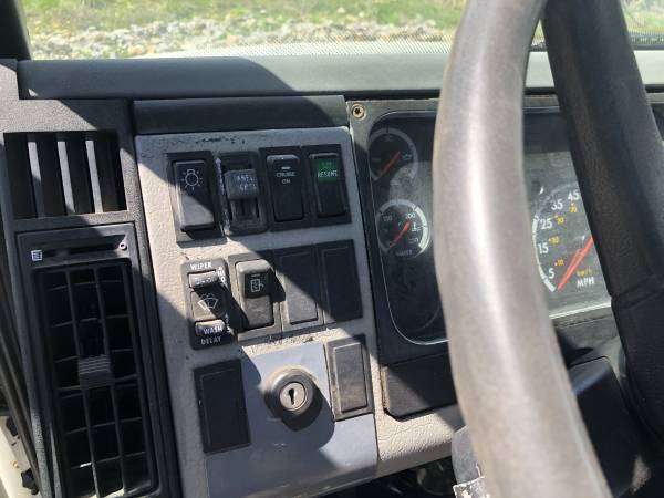 2003 Freightliner FL70 Cab/Chassis - - by dealer for sale in Lancaster, OH – photo 14