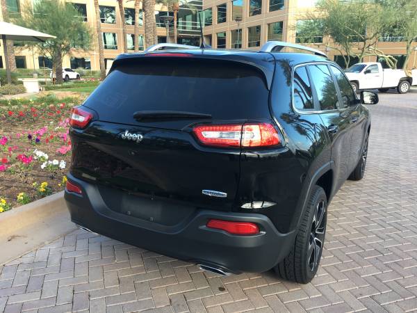 2018 Jeep Cherokee Latitude + plus Like Brand NEW Only 11000 Miles -... for sale in Scottsdale, AZ – photo 4