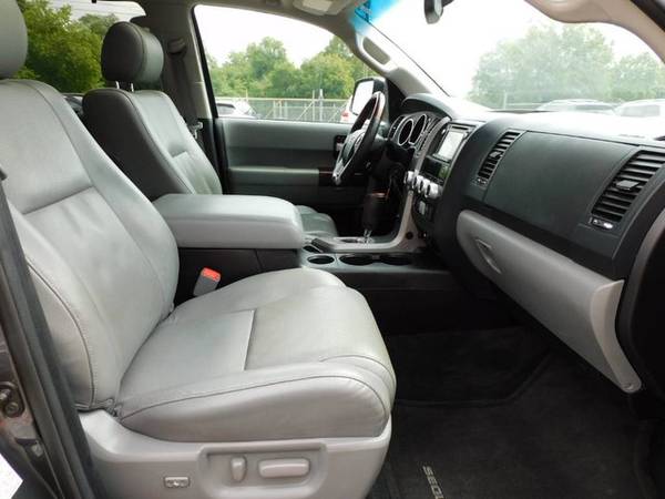 Toyota Sequoia 4wd Platinum 3rd Row SUV Sunroof DVD Clean Loaded V8... for sale in Knoxville, TN – photo 19