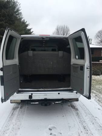 FORD E350 12 PASSENGER VAN - - by dealer - vehicle for sale in URBANA, IL – photo 4