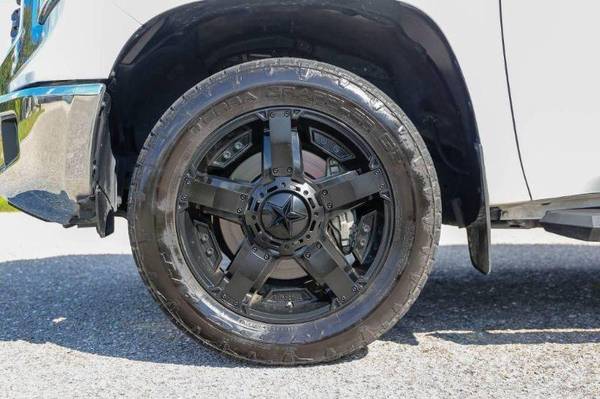 2018 Toyota TUNDRA 4WD SR5 4x4 CREW MAX NAVI LOW MILES NICE TRUCK... for sale in Sarasota, FL – photo 4