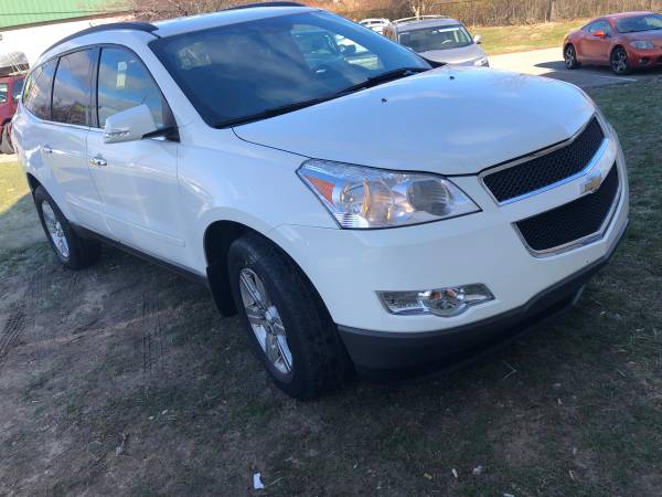 2012 Chevy Traverse LT with no rust and third row seating - cars &... for sale in Indianapolis, IN – photo 5