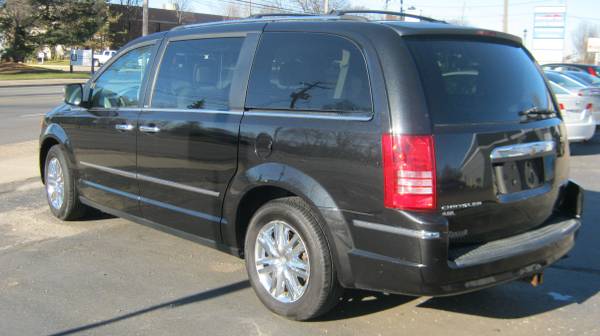 2010 CHRYSLER TOWN AND COUNTRY - cars & trucks - by dealer - vehicle... for sale in Grand Rapids, MI – photo 6