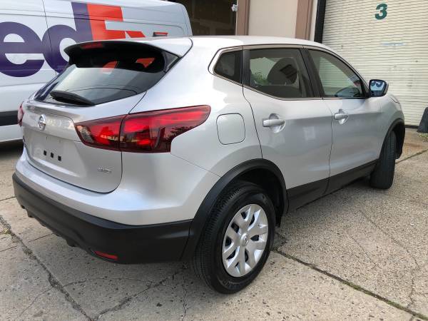 2019 Nissan Rogue Sport 7k miles gry/blk Paid off Clean title for sale in Baldwin, NY – photo 3
