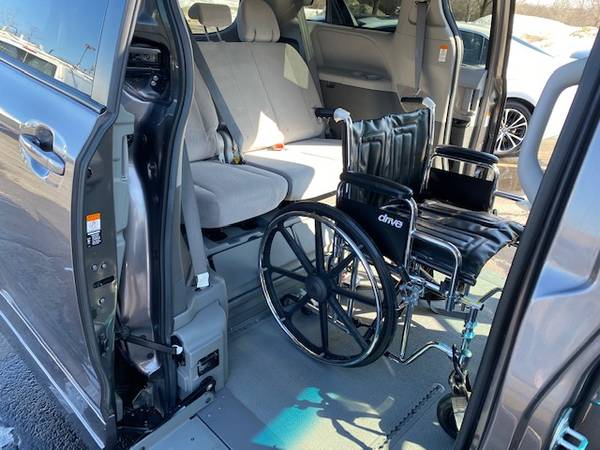 2016 Toyota Sienna LE Mobility van wheelchair handicap accessible for sale in SKOKIE, WI – photo 21
