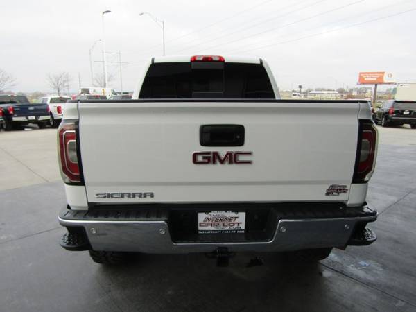 2018 *GMC* *Sierra 1500* *4WD Crew Cab 143.5 SLT* Su - cars & trucks... for sale in Omaha, NE – photo 6