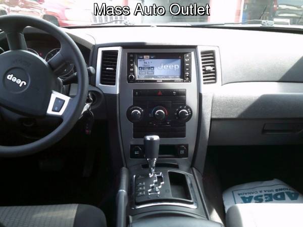 2010 Jeep Grand Cherokee 4WD 4dr Laredo for sale in Worcester, MA – photo 9