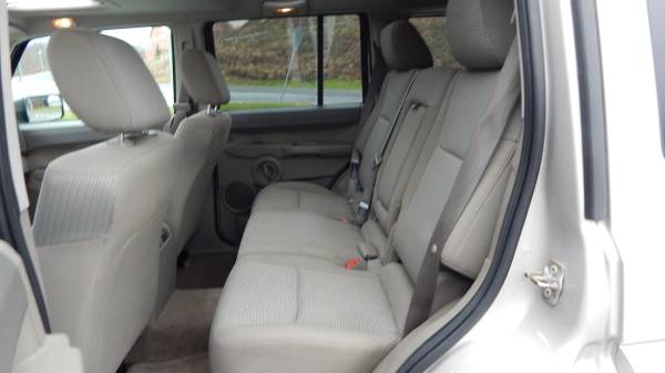 2006 Jeep Commander. 65 - cars & trucks - by owner - vehicle... for sale in HARRISBURG, PA – photo 19