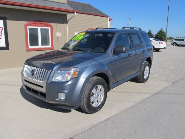 2011 MERCURY MARINER - cars & trucks - by dealer - vehicle... for sale in Woodburn, IN – photo 2