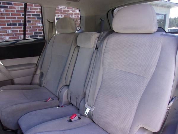 2010 Toyota Highlander Seats-8 AWD, 151k Miles, P Roof, Grey, Clean for sale in Franklin, VT – photo 11
