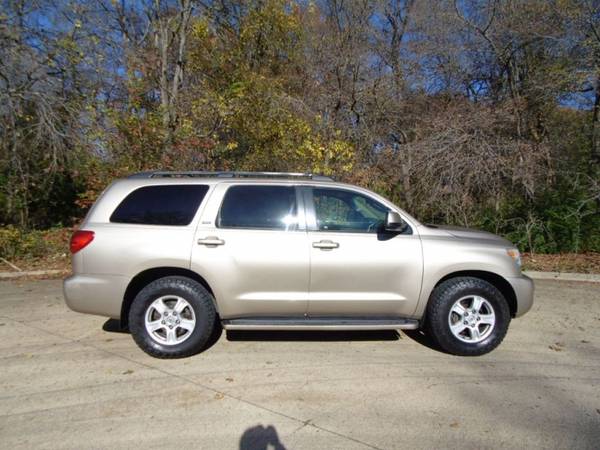 2008 TOYOTA SEQUOIA SR5 4X4 - cars & trucks - by dealer - vehicle... for sale in Plano, TX – photo 2