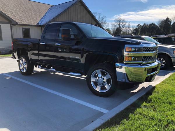 2019 Chevy Silverado 2500HD 4WD - cars & trucks - by owner - vehicle... for sale in Greenbrier, TN – photo 3