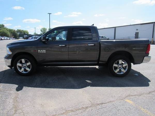 2017 Ram 1500 4WD 4D Crew Cab / Truck Big Horn for sale in Waterloo, IA – photo 8