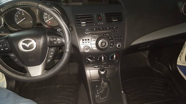 2012 Mazda 3 I-Touring - cars & trucks - by owner - vehicle... for sale in Sycamore, IL – photo 4