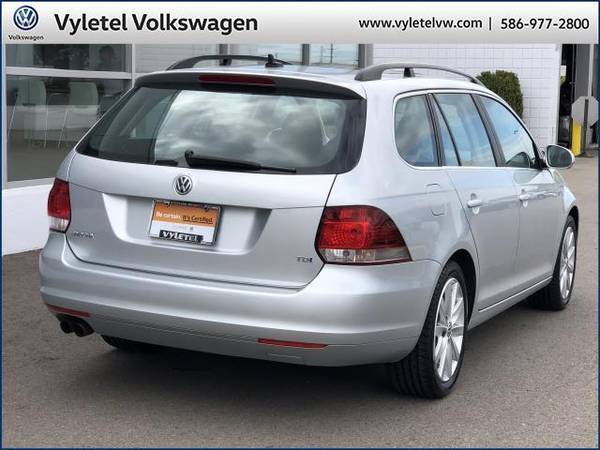 2013 Volkswagen Jetta SportWagen wagon 4dr DSG TDI w/Sunroof & Nav -... for sale in Sterling Heights, MI – photo 3
