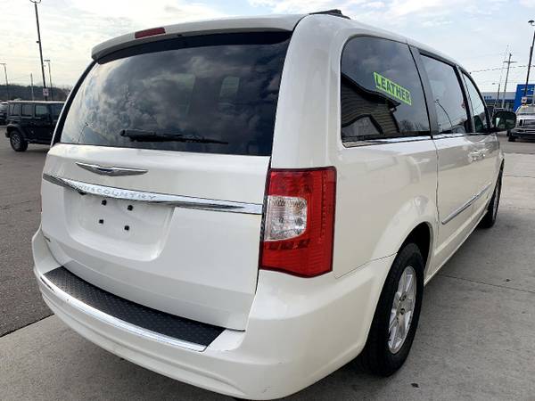 2013 Chrysler Town & Country 4dr Wgn Touring - - by for sale in Chesaning, MI – photo 22