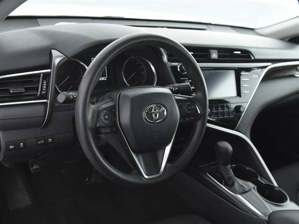 2018 Toyota Camry LE Sedan 4D sedan White - FINANCE ONLINE for sale in Naples, FL – photo 2