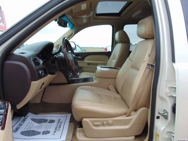 2013 GMC Yukon Denali, 107K Miles, Leather, Quads, Loaded! for sale in Alexandria, ND – photo 6