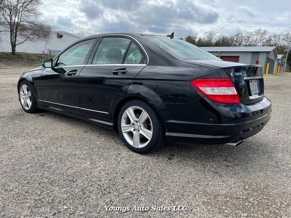 2010 Mercedes Benz C-Class C300 4MATIC Sport Sedan 7-Speed A - cars for sale in Fort Atkinson, WI – photo 7