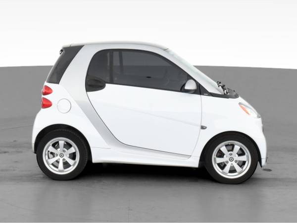 2013 smart fortwo Pure Hatchback Coupe 2D coupe White - FINANCE... for sale in Atlanta, GA – photo 13