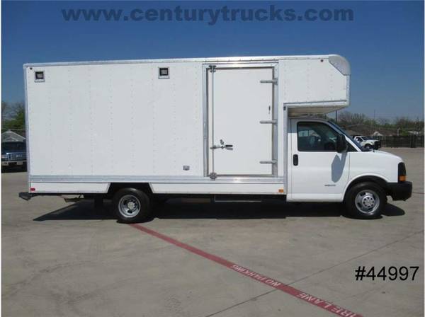 2014 Chevrolet 4500 Cube Van White Big Savings GREAT PRICE! - cars for sale in Grand Prairie, TX – photo 12