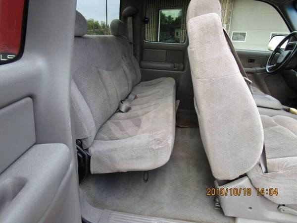 2000 Chevrolet Silverado 1500 LS 3dr 4WD Extended Cab SB 176876 Miles for sale in Neenah, WI – photo 9