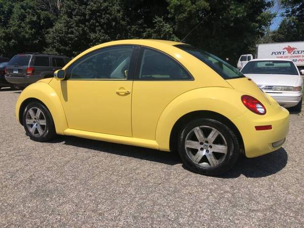 2006 VW BEETLE 5 SPEED ICE COLD AC - - by dealer for sale in Danbury, NY – photo 4