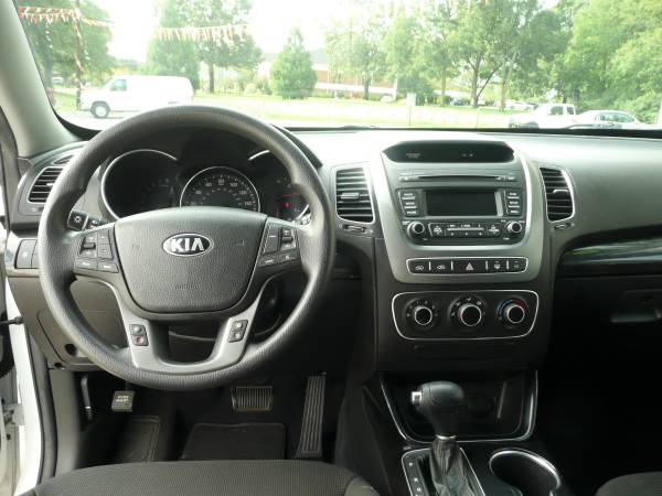 2014 KIA SORENTO LX - cars & trucks - by dealer - vehicle automotive... for sale in Lavonia, SC – photo 8