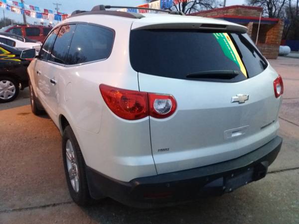 CHEVY TRAVERSE 2011 - cars & trucks - by dealer - vehicle automotive... for sale in Wichita, KS – photo 4